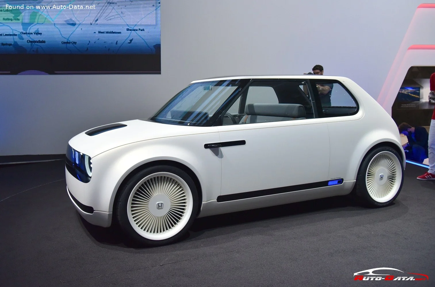 Honda EV Honda Urban EV Concept thumbnail 4