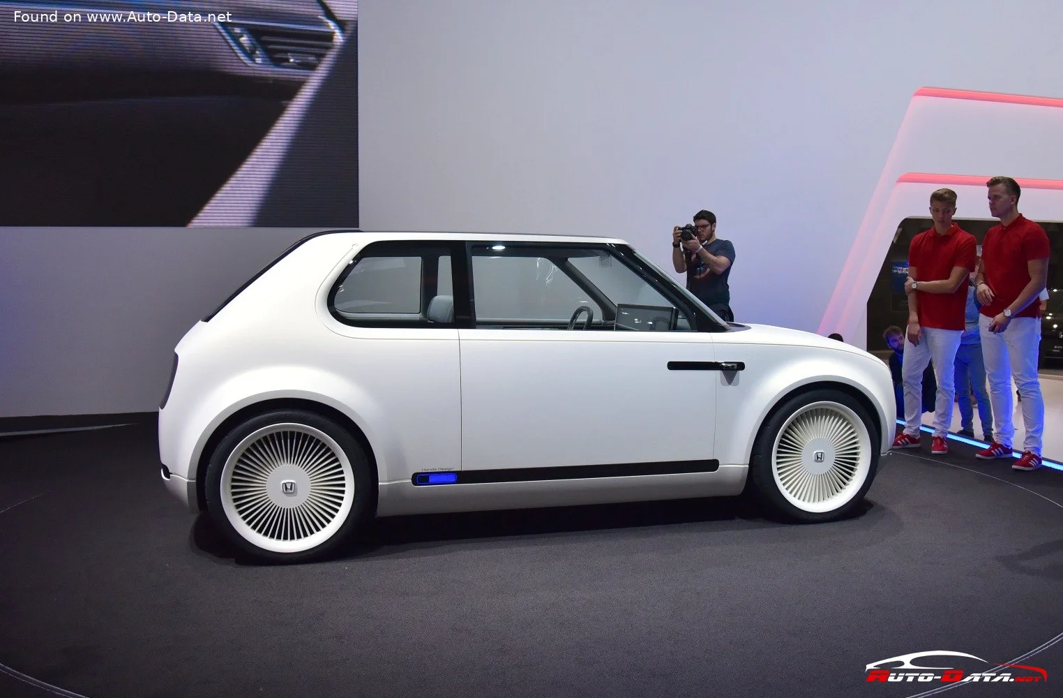 Honda EV Honda Urban EV Concept thumbnail 5