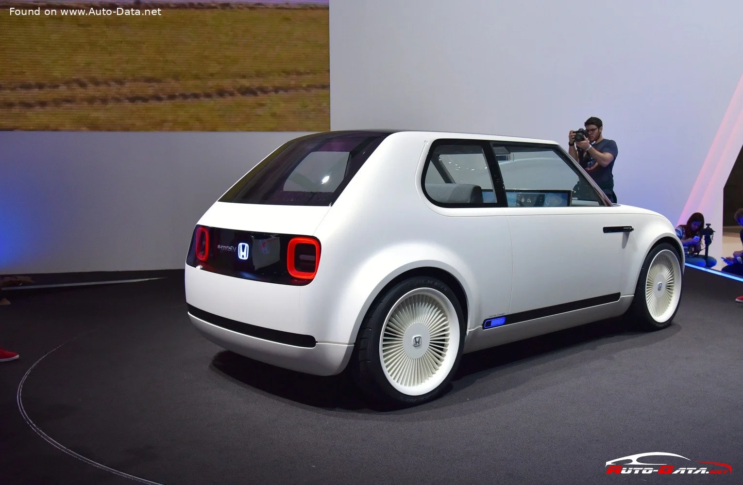 Honda EV Honda Urban EV Concept thumbnail 7