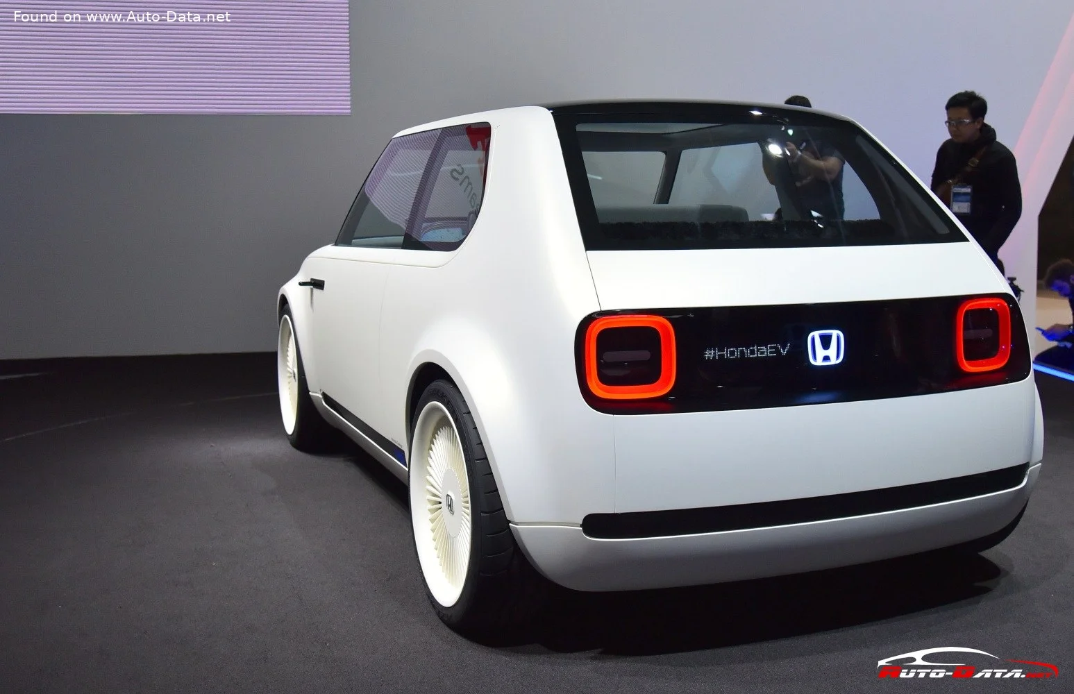 Honda EV Honda Urban EV Concept thumbnail 10