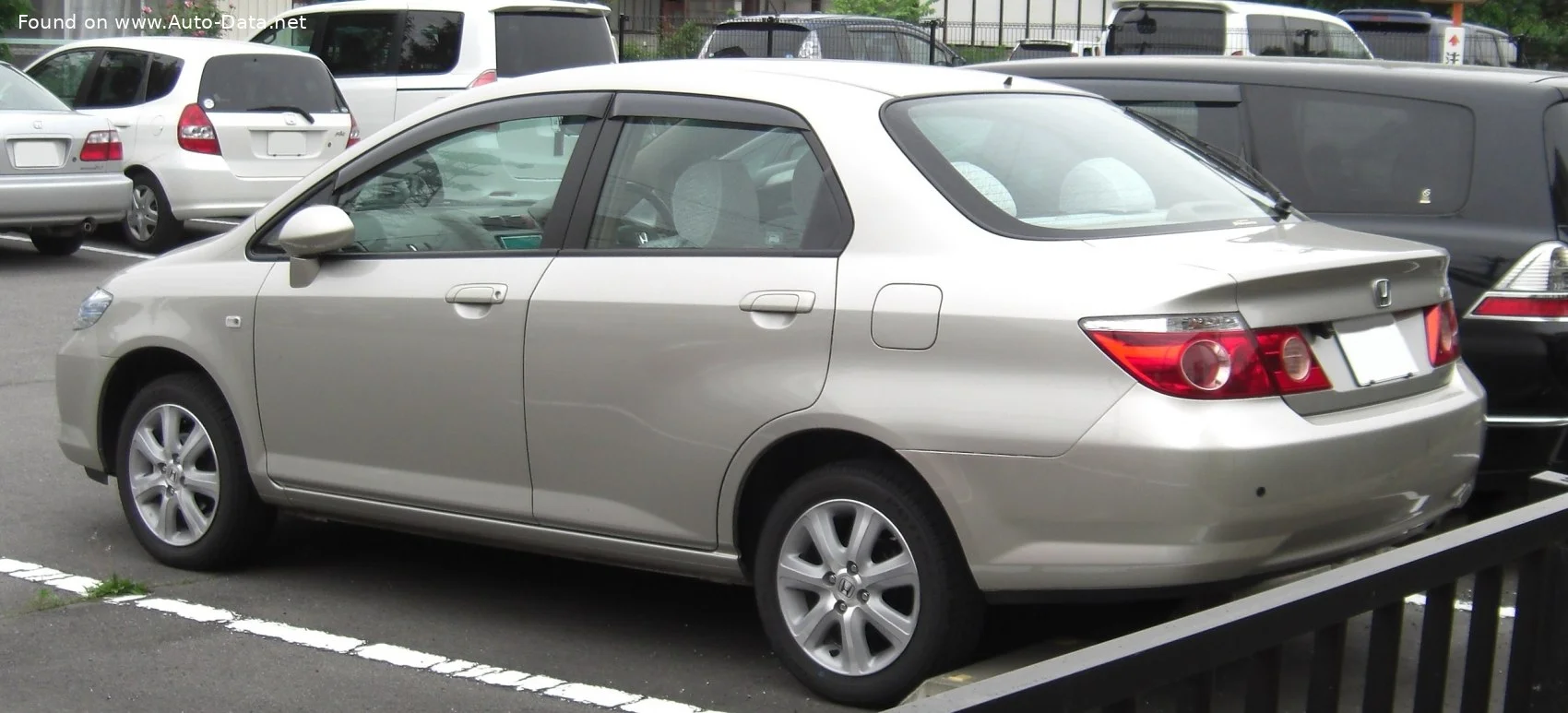 Honda Fit Aria 1.5 i 16V (110 Hp)2003 - 2009 thumbnail 2