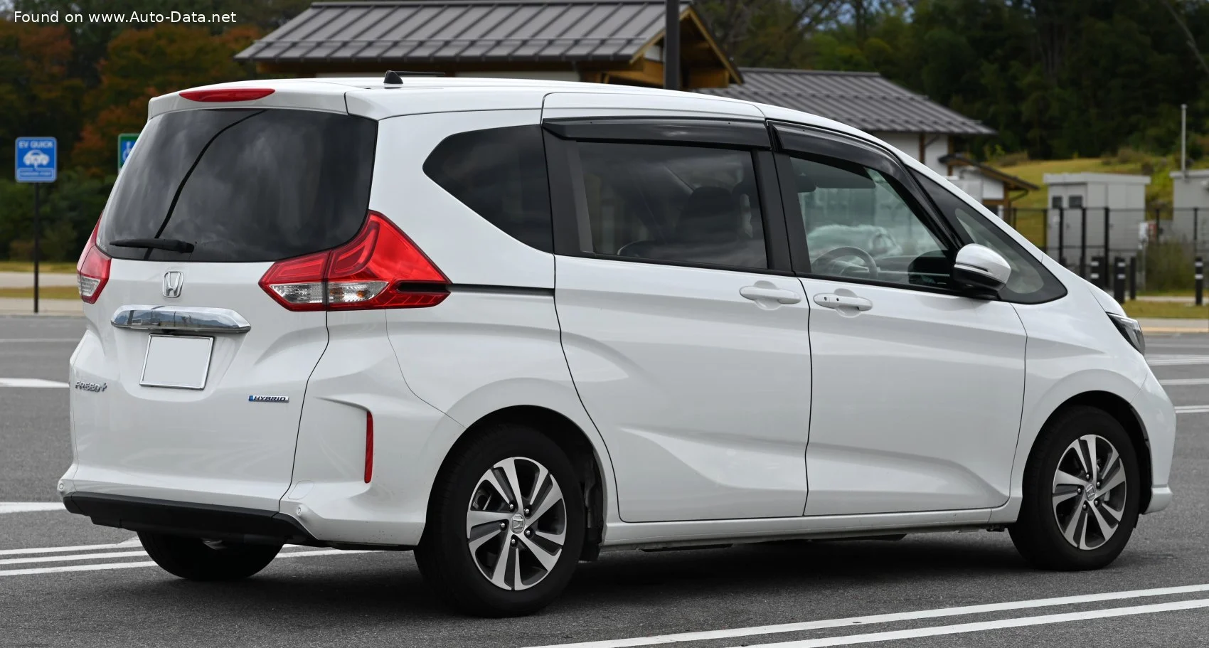 Honda Freed 1.5 i-VTEC (110 Hp) Hybrid 4WD Automatic2019 - 2024 thumbnail 2