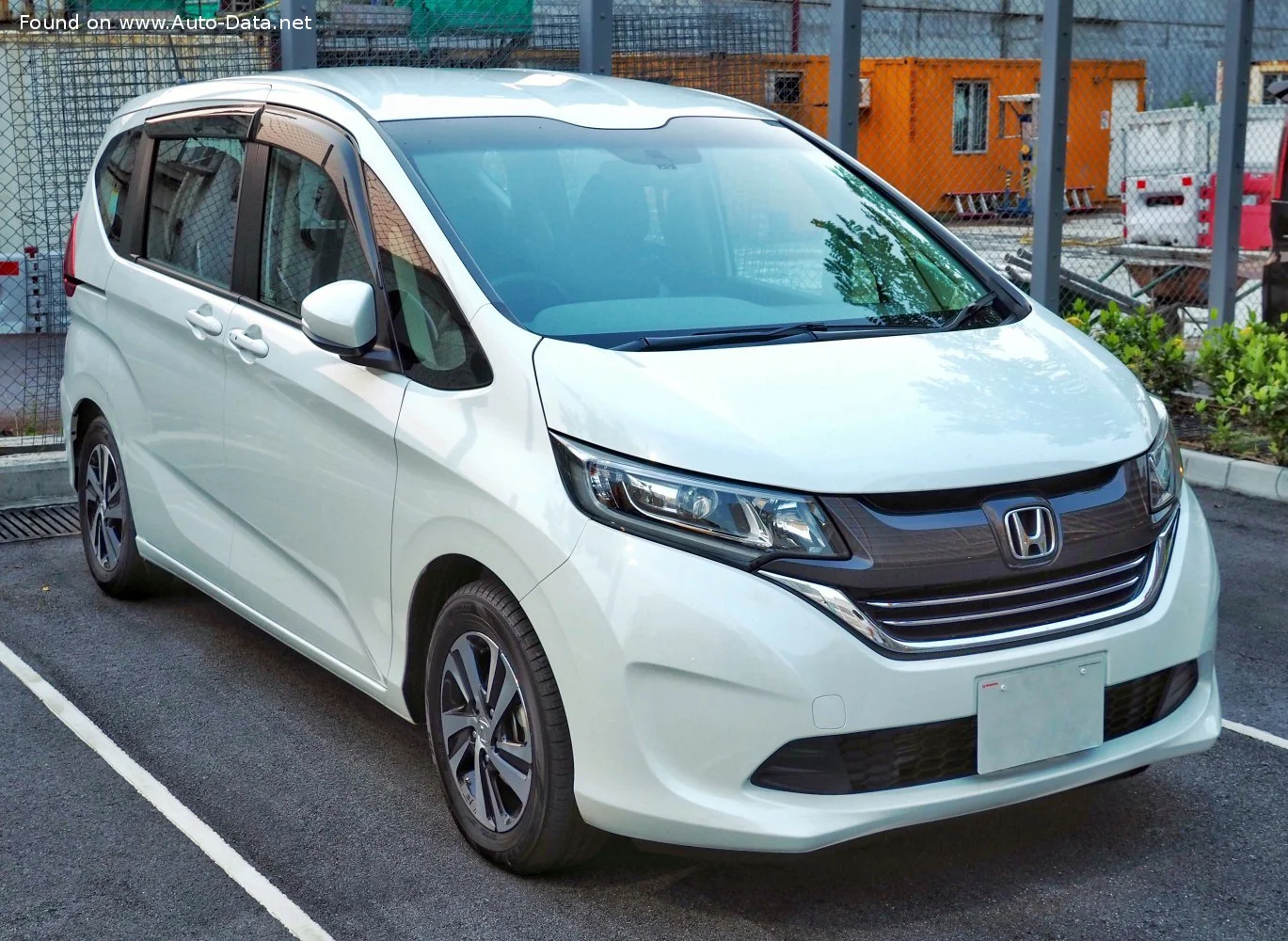Honda Freed 1.5 i-VTEC (131 Hp) CVT2016 - 2019 - 1