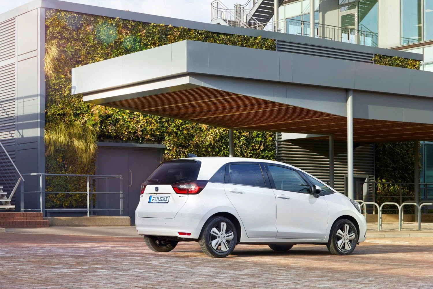 Honda Jazz 1.5 i-MMD (109 Hp) e:HEV e-CVT2020 - 2023 thumbnail 2