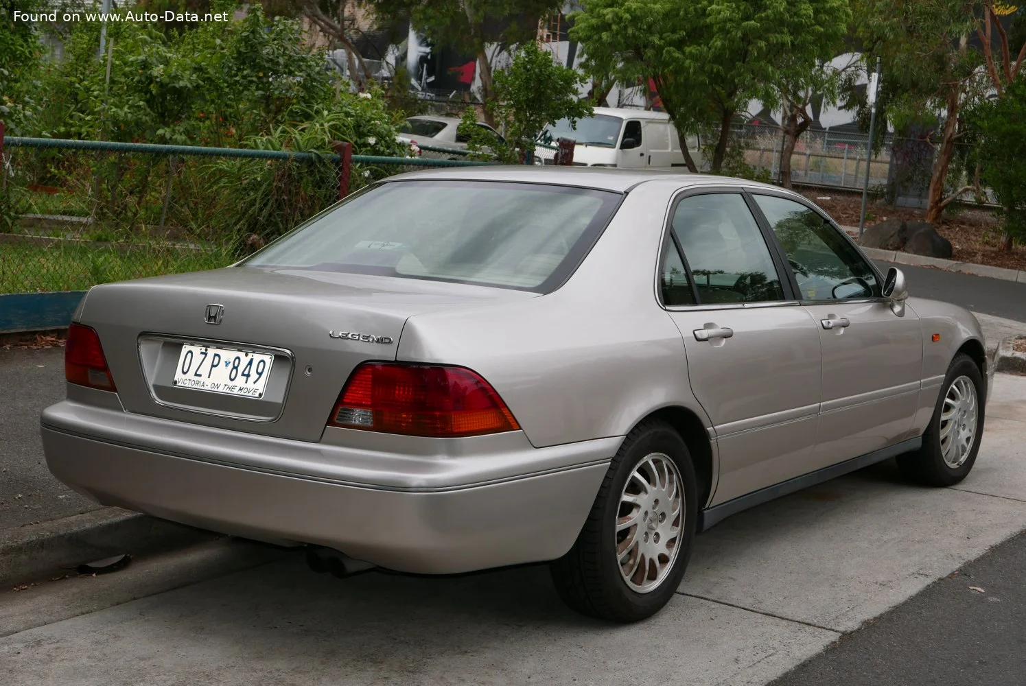 Honda Legend 3.5 i 24V (205 Hp)1996 - 2006 thumbnail 2