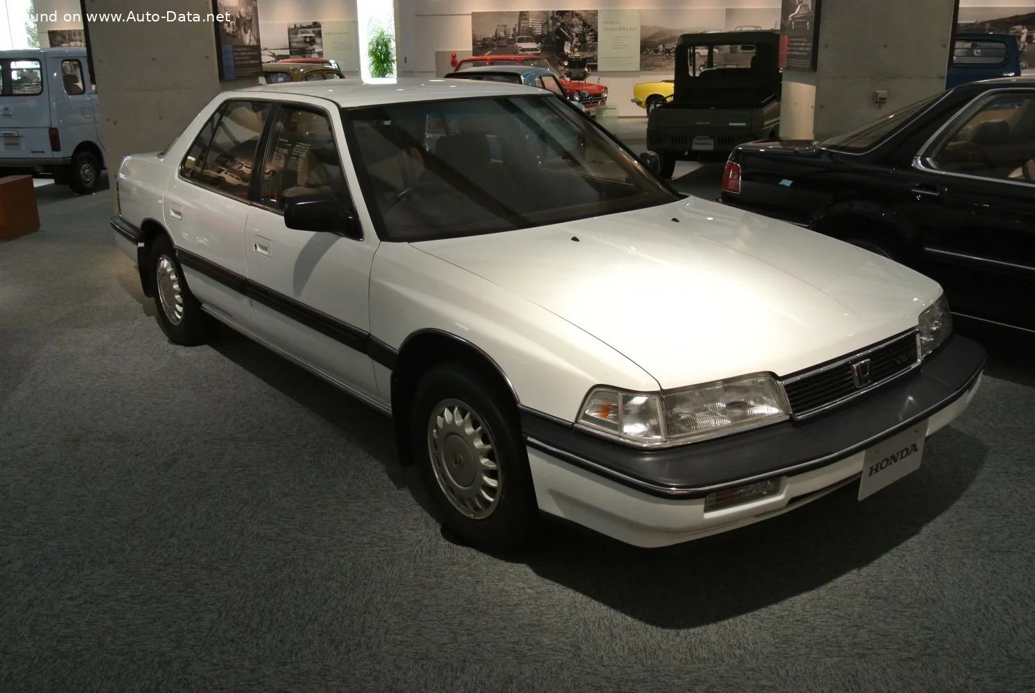 Honda Legend 2.5 i (HS) (150 Hp)1986 - 1987 thumbnail 2