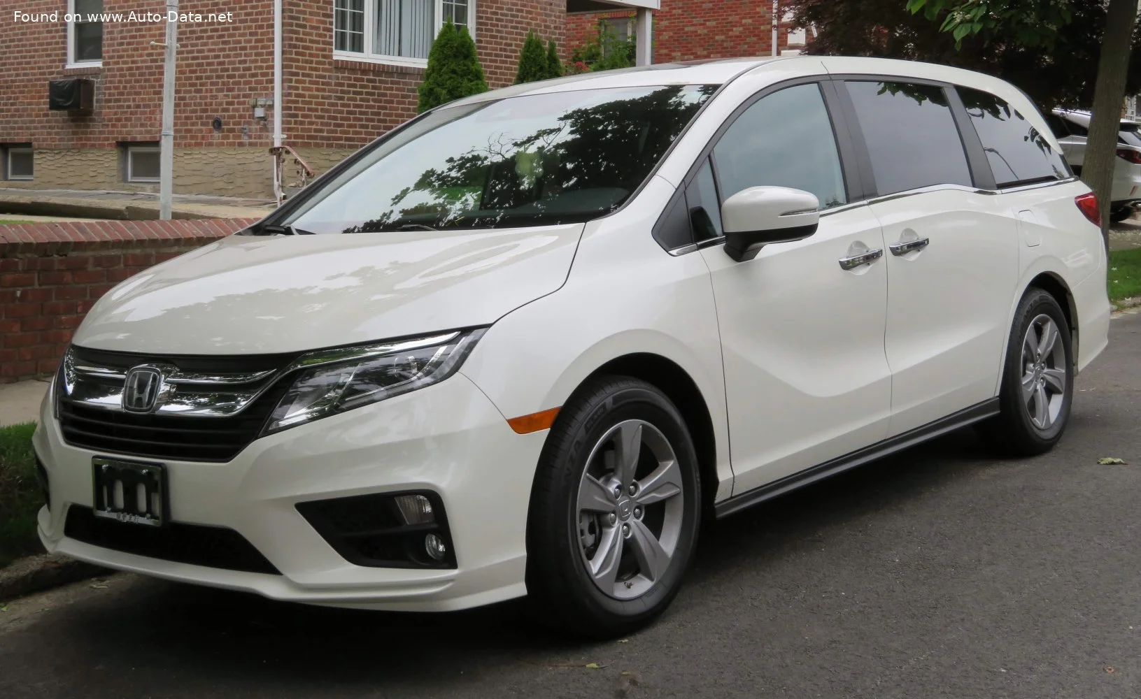 Honda Odyssey 3.5 V6 (280 Hp) Automatic 10-speed2018 - 2020 - 1