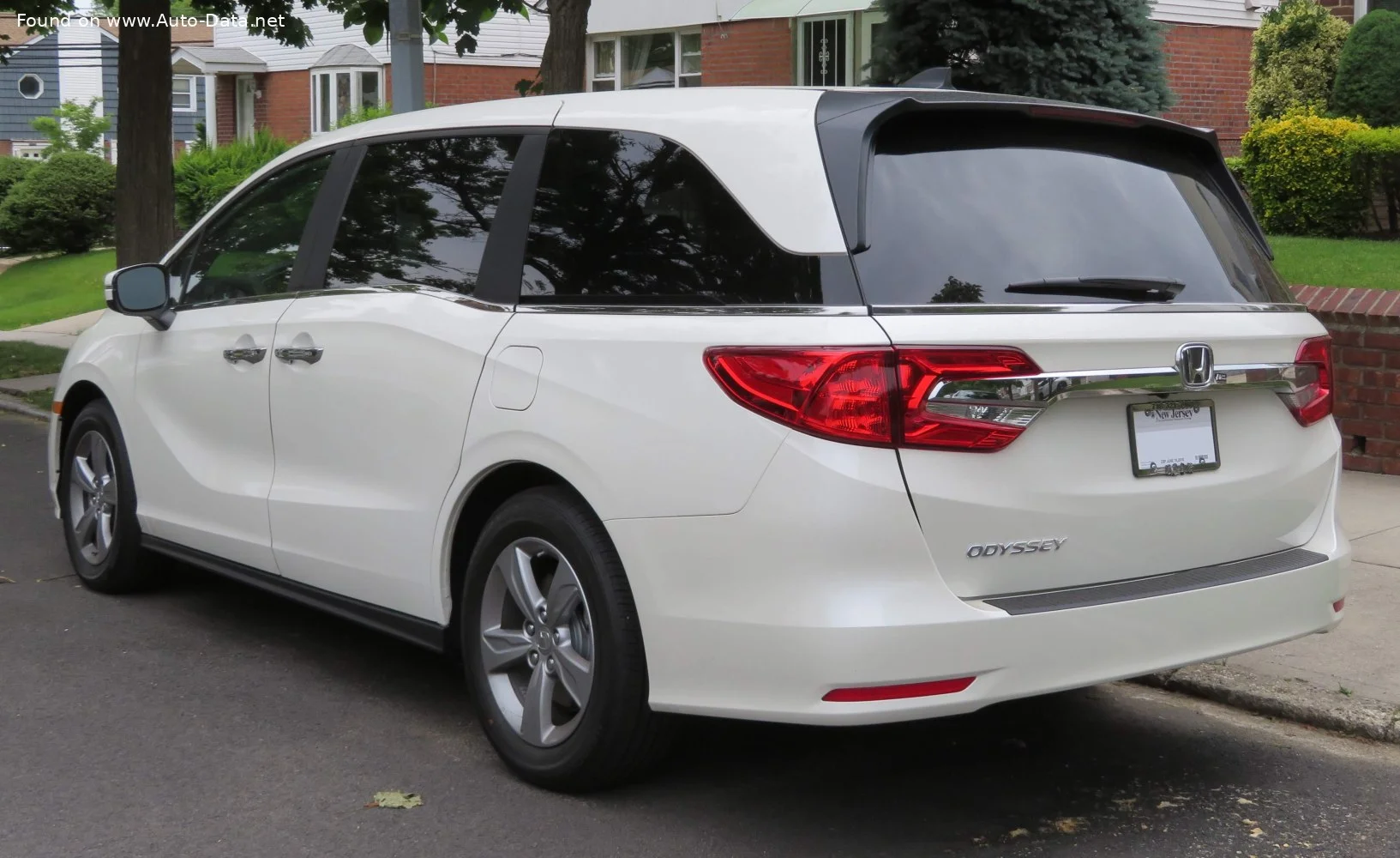 Honda Odyssey 3.5 V6 (280 Hp) Automatic 10-speed2018 - 2020 thumbnail 2