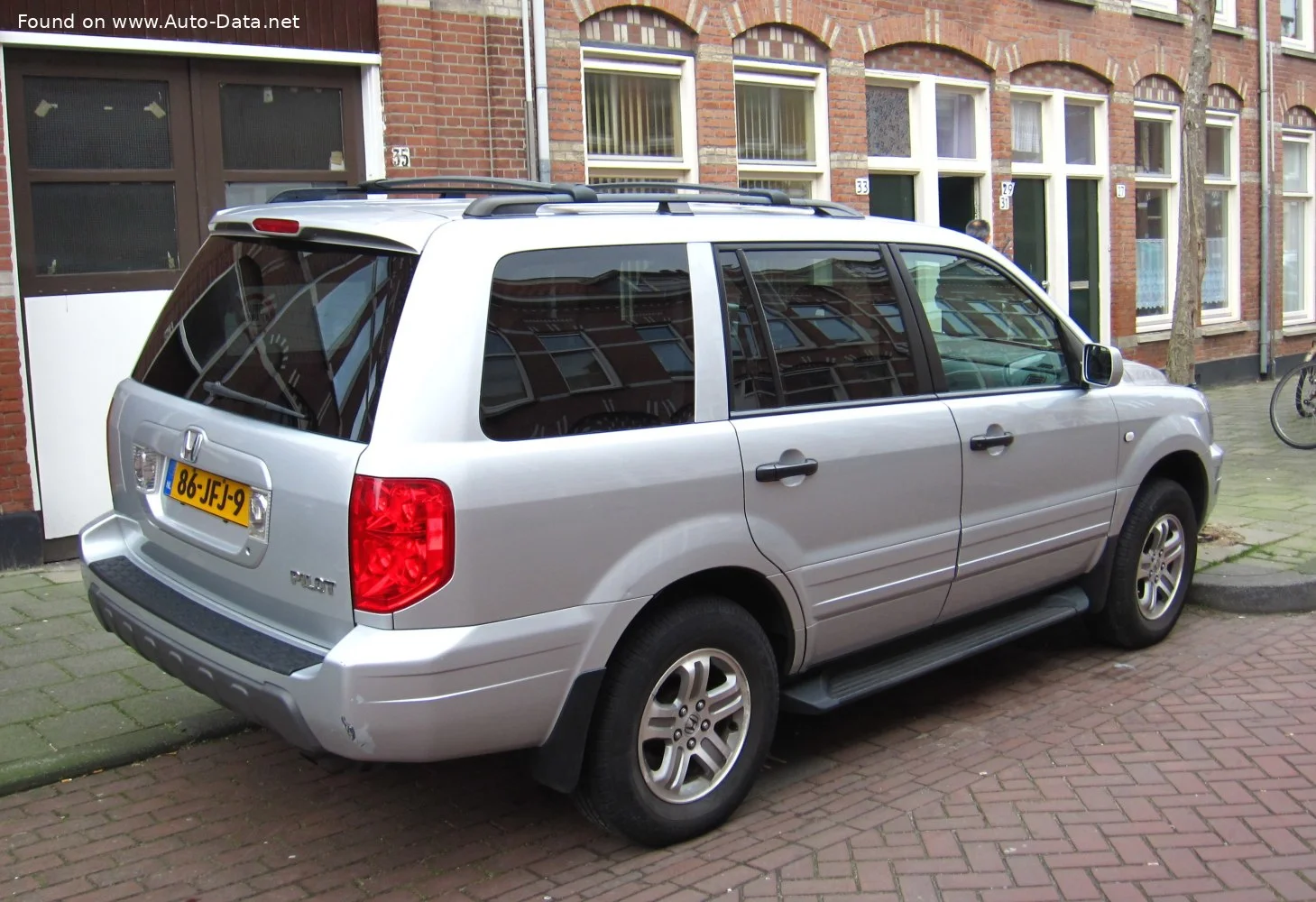 Honda Pilot 3.5 V6 (243 Hp) AWD Automatic2002 - 2004 thumbnail 2