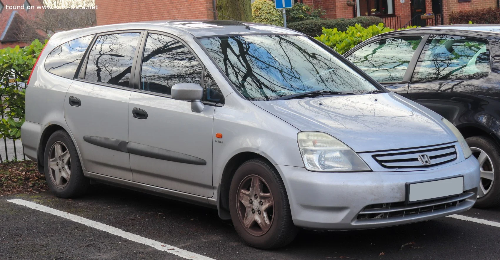 Honda Stream 1.7i (125 Hp)2001 - 2007 - 1