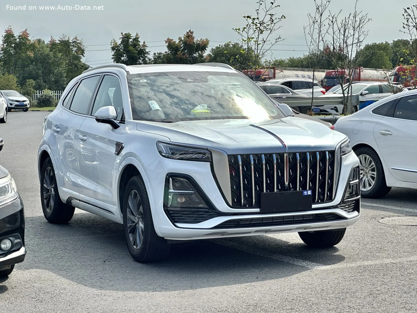 Hongqi HS5 2.0T (252 Hp) 4WD Automatic2023 - thumbnail 2