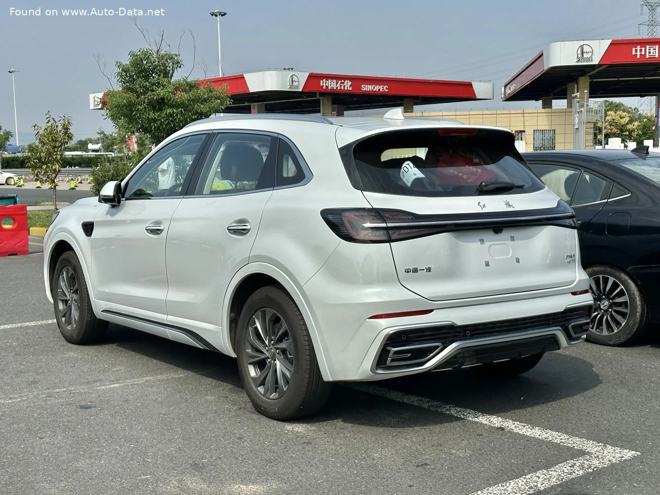 Hongqi HS5 2.0T (252 Hp) 4WD Automatic2023 - thumbnail 3
