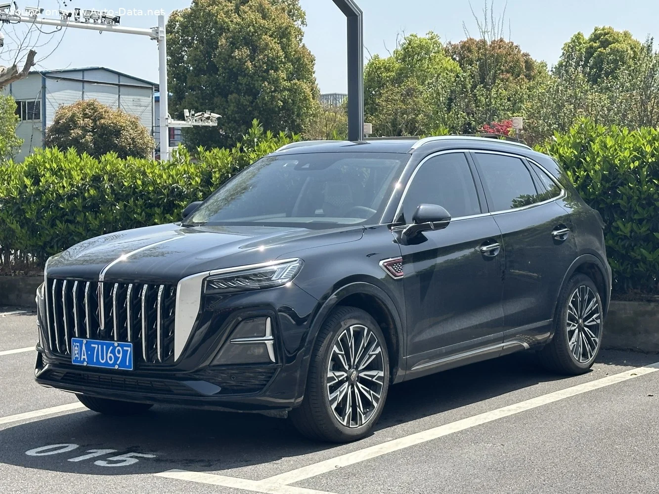 Hongqi HS5 2.0T (252 Hp) 4WD Automatic2023 - thumbnail 8