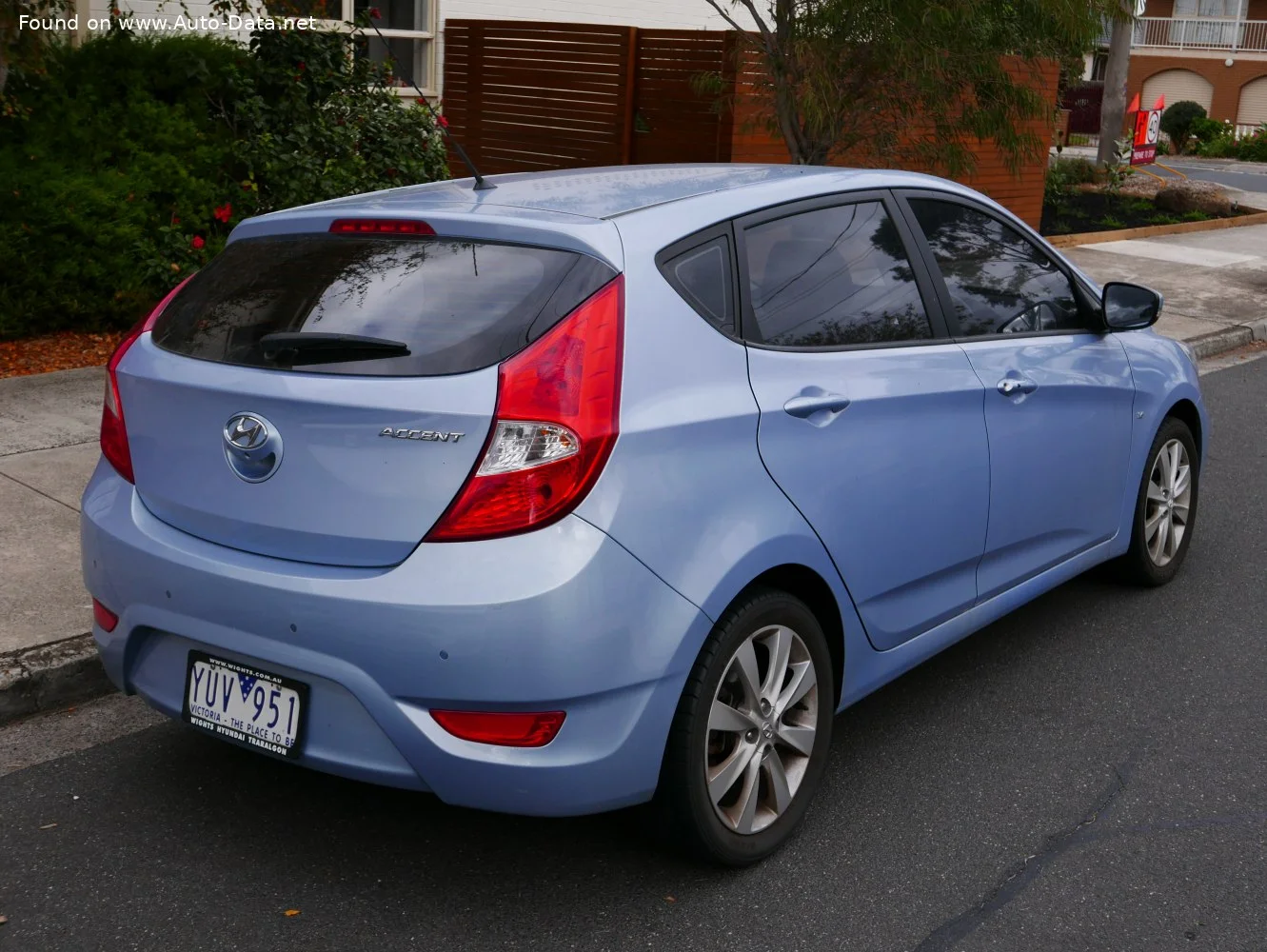 Hyundai Accent 1.6 GDi (140 Hp)2010 - 2018 thumbnail 2