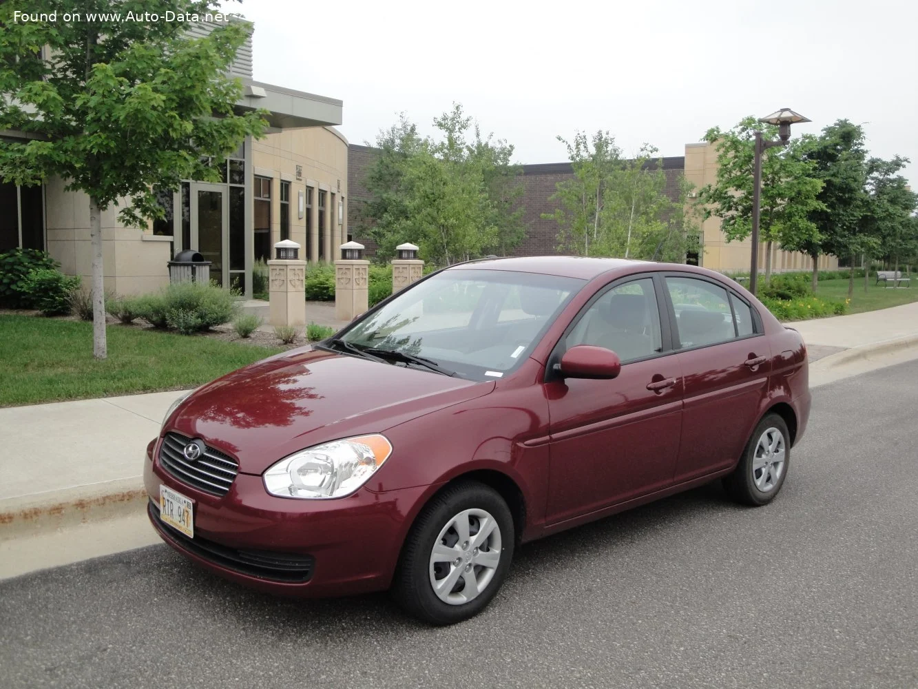 Hyundai Accent 1.4 (97 Hp) Automatic GL2006 - 2010 thumbnail 3