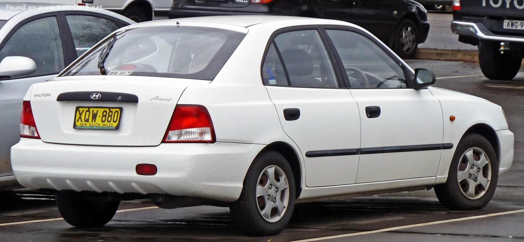 Hyundai Accent 1.3 i 12V (75 Hp)2000 - 2003 thumbnail 2
