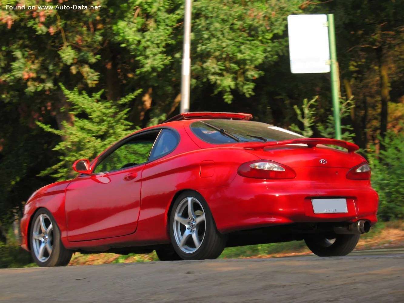 Hyundai Coupe 1.6 i 16V (114 Hp)1996 - 1999 thumbnail 4