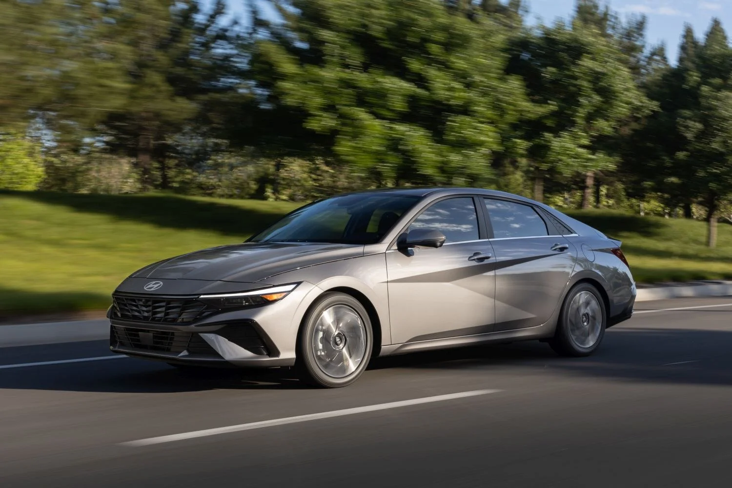 Hyundai Elantra 1.6 GDI (139 Hp) Hybrid DCT2023 - thumbnail 2