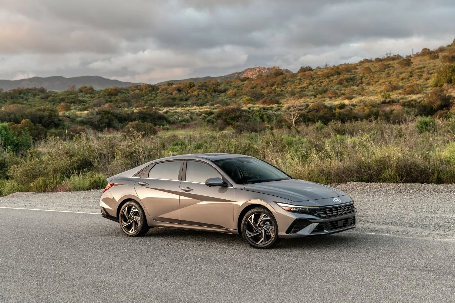 Hyundai Elantra 1.6 GDI (139 Hp) Hybrid DCT2023 - thumbnail 11