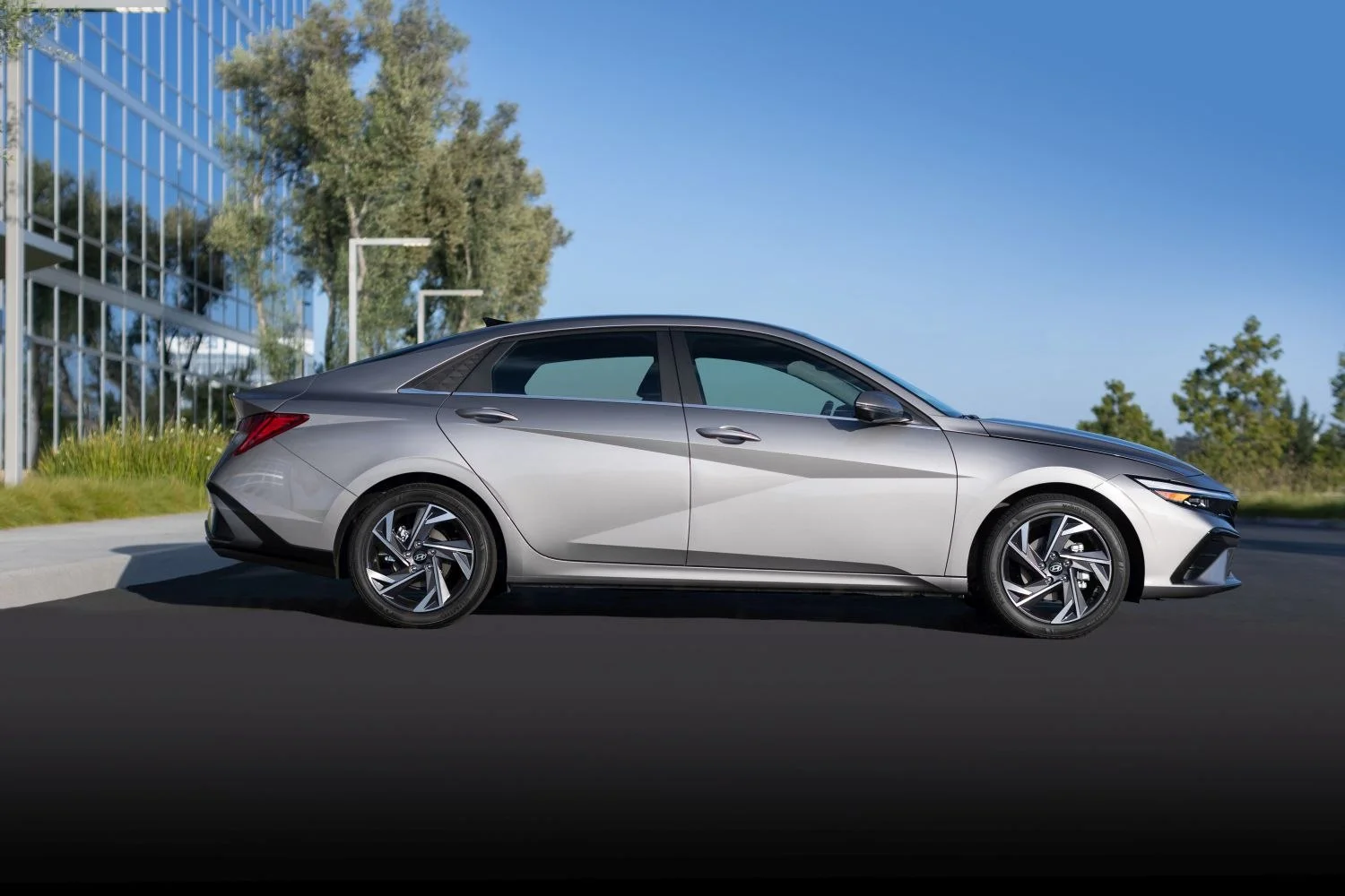 Hyundai Elantra 1.6 GDI (139 Hp) Hybrid DCT2023 - thumbnail 18