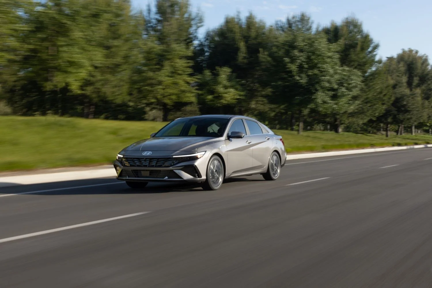 Hyundai Elantra 1.6 GDI (139 Hp) Hybrid DCT2023 - thumbnail 3