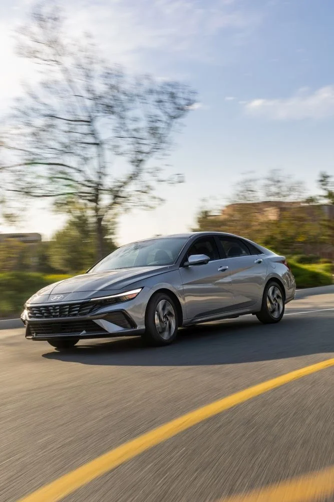 Hyundai Elantra 1.6 GDI (139 Hp) Hybrid DCT2023 - thumbnail 4