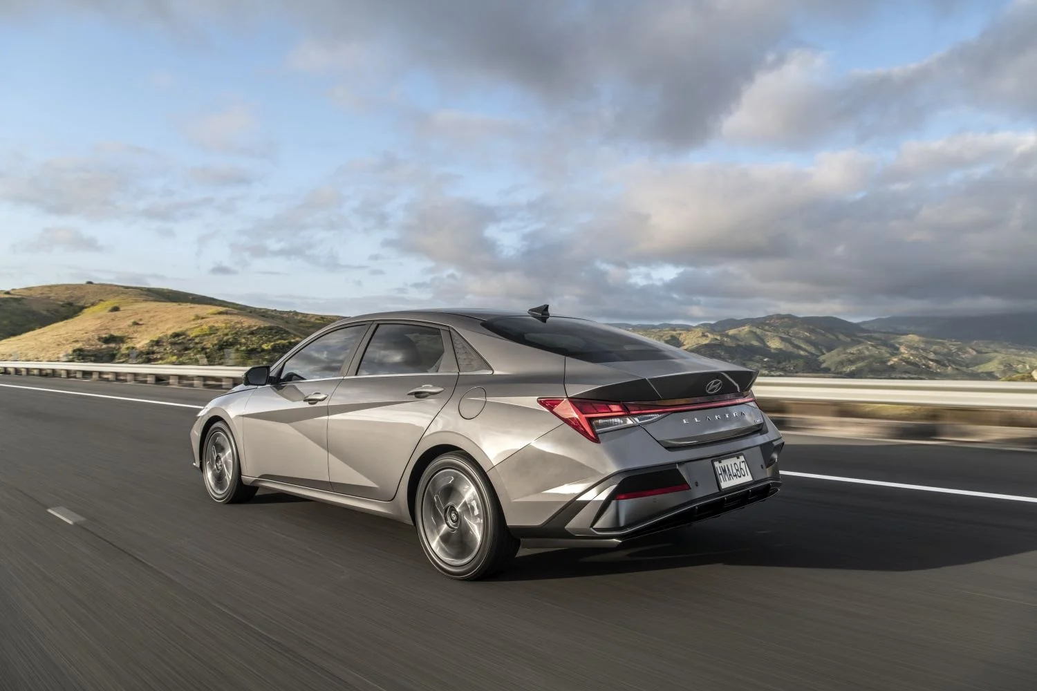 Hyundai Elantra 1.6 GDI (139 Hp) Hybrid DCT2023 - thumbnail 9