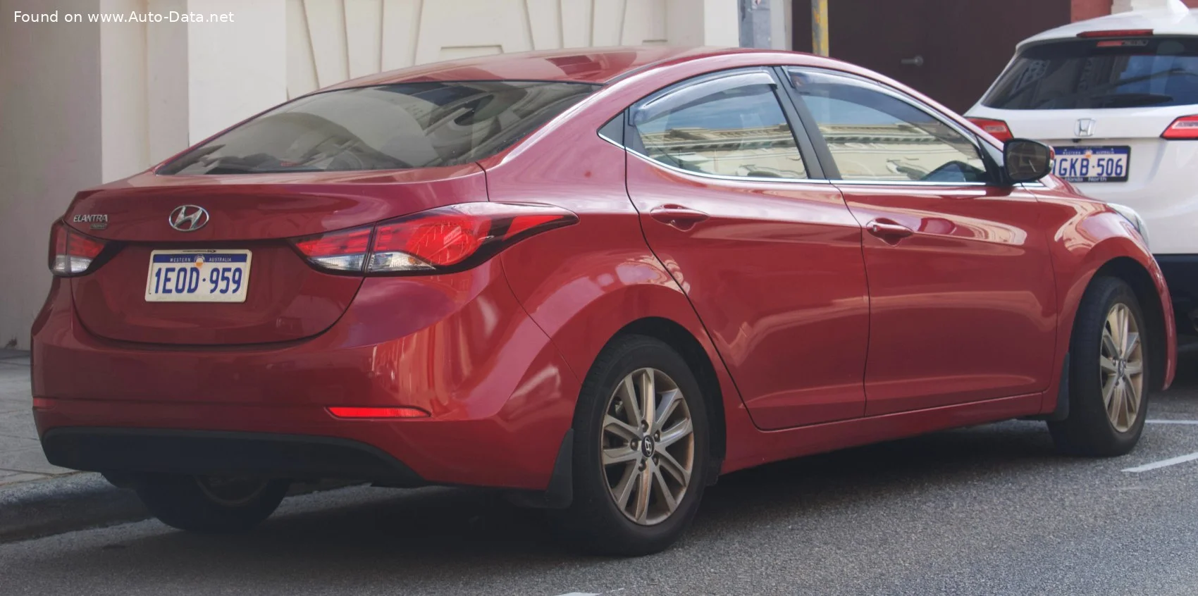 Hyundai Elantra 1.8 (150 Hp) Automatic2013 - 2015 thumbnail 4