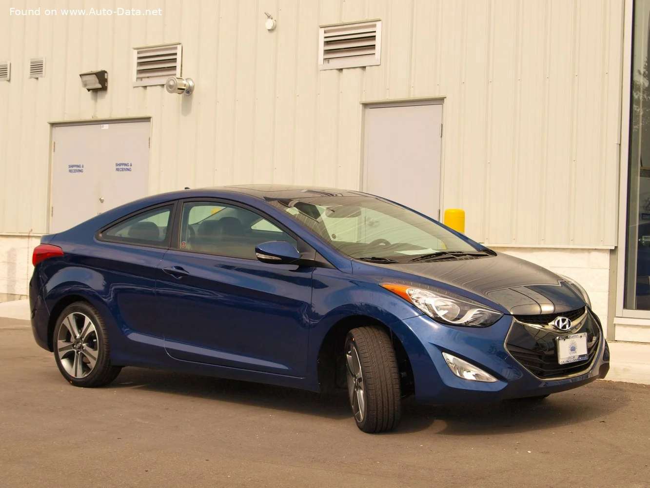 Hyundai Elantra 1.8 (148 Hp) Automatic2012 - 2013 thumbnail 2