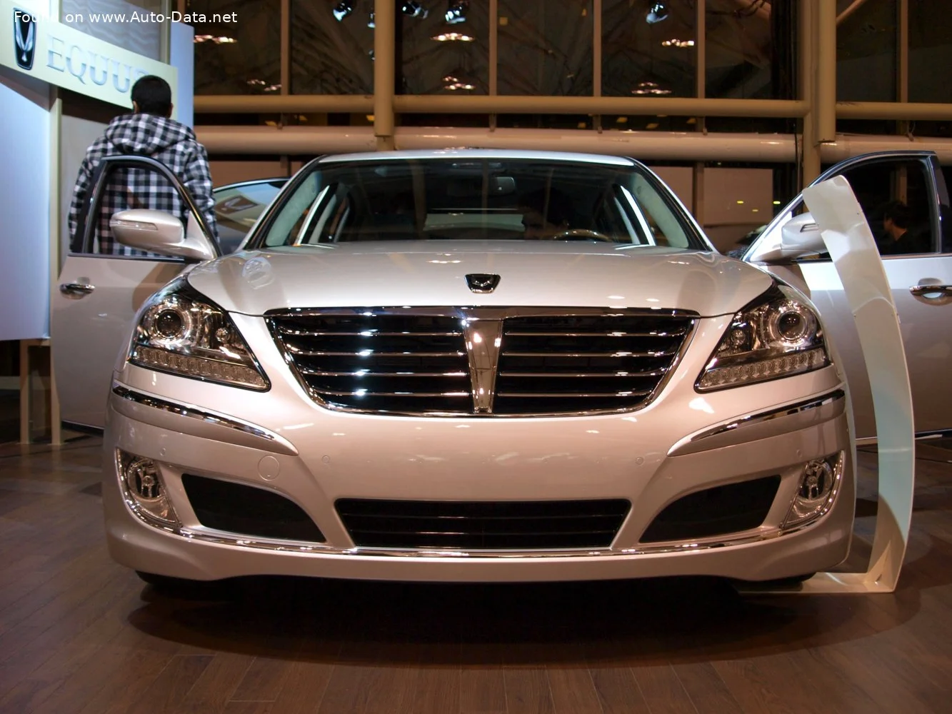 Hyundai Equus 3.8 GDi V6 (334 Hp) SHIFTRONIC2011 - 2013 thumbnail 3