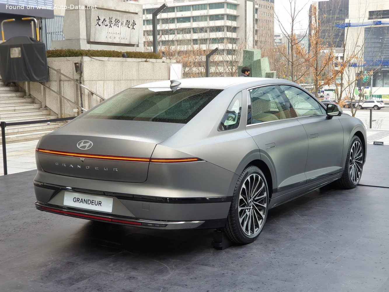 Hyundai Grandeur/Azera 1.6 T-GDi (230 Hp) Hybrid Automatic2022 - thumbnail 3