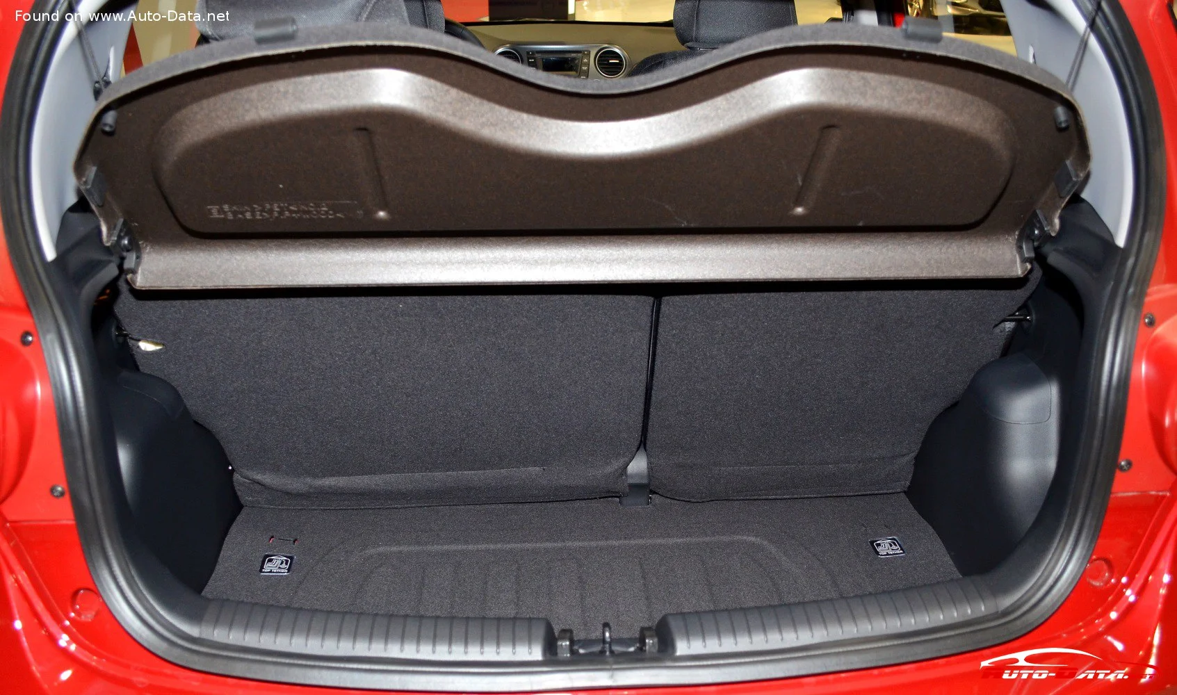 Hyundai i10 1.0 16V (67 Hp)2013 - 2016 thumbnail 4