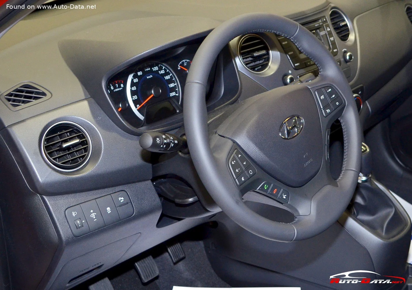 Hyundai i10 1.0 16V (67 Hp)2013 - 2016 thumbnail 7