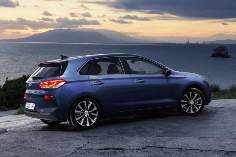 Hyundai i30 1.0 T-GDi (120 Hp)2016 - 2018 thumbnail 14