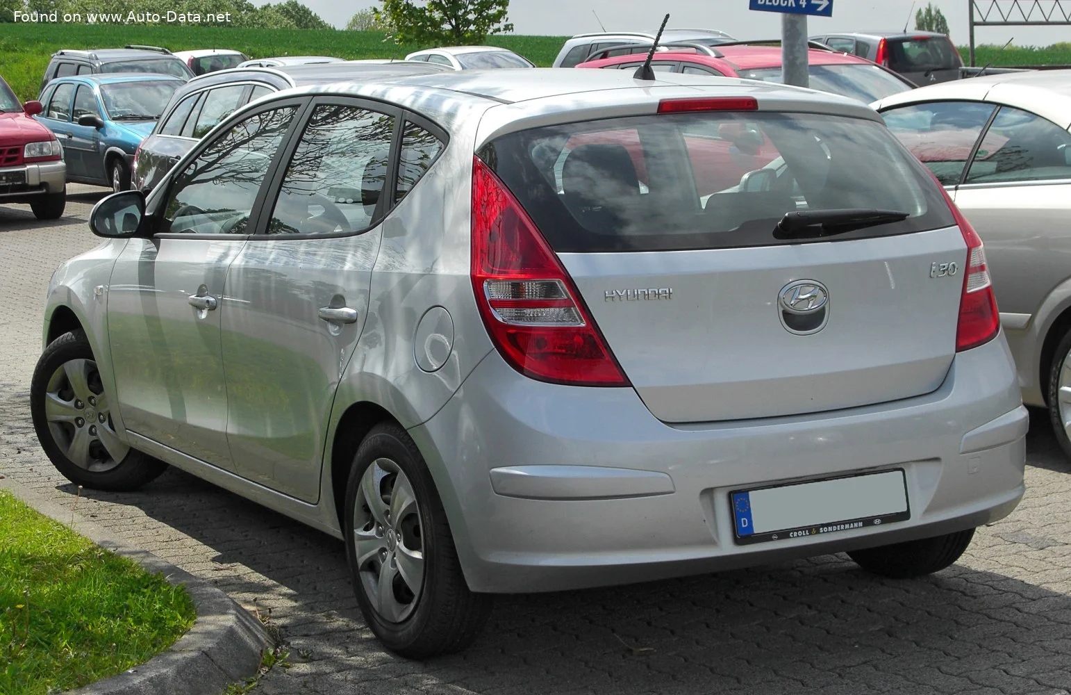 Hyundai i30 1.4 (109 Hp)2008 - 2010 thumbnail 5