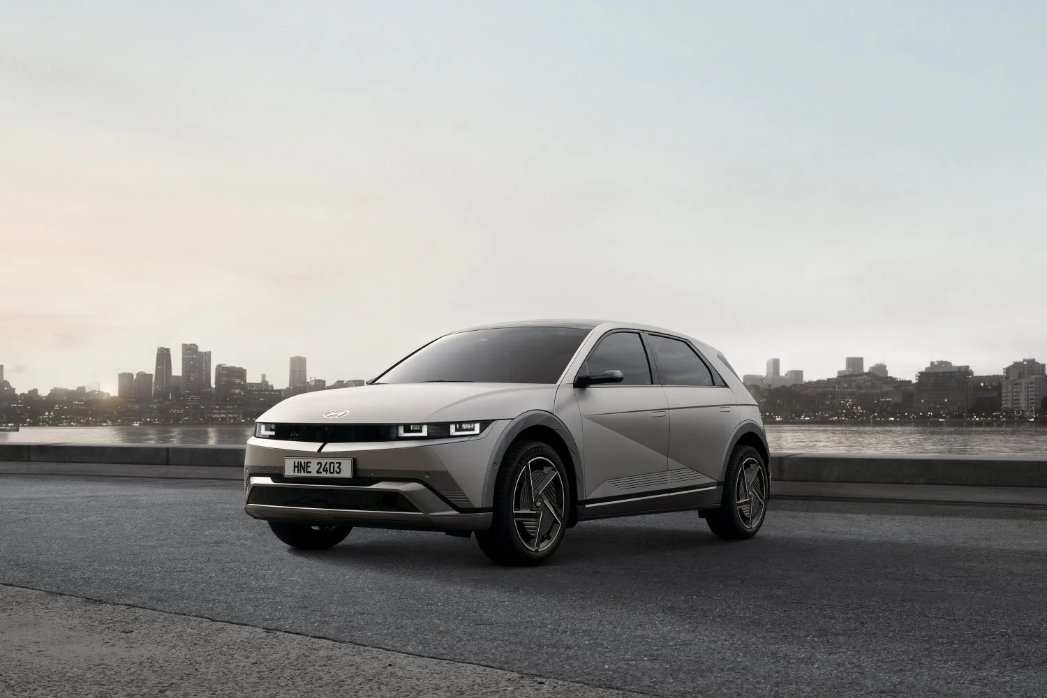 Hyundai IONIQ 5 Long Range 84 kWh (229 Hp) Electric2024 - - 1