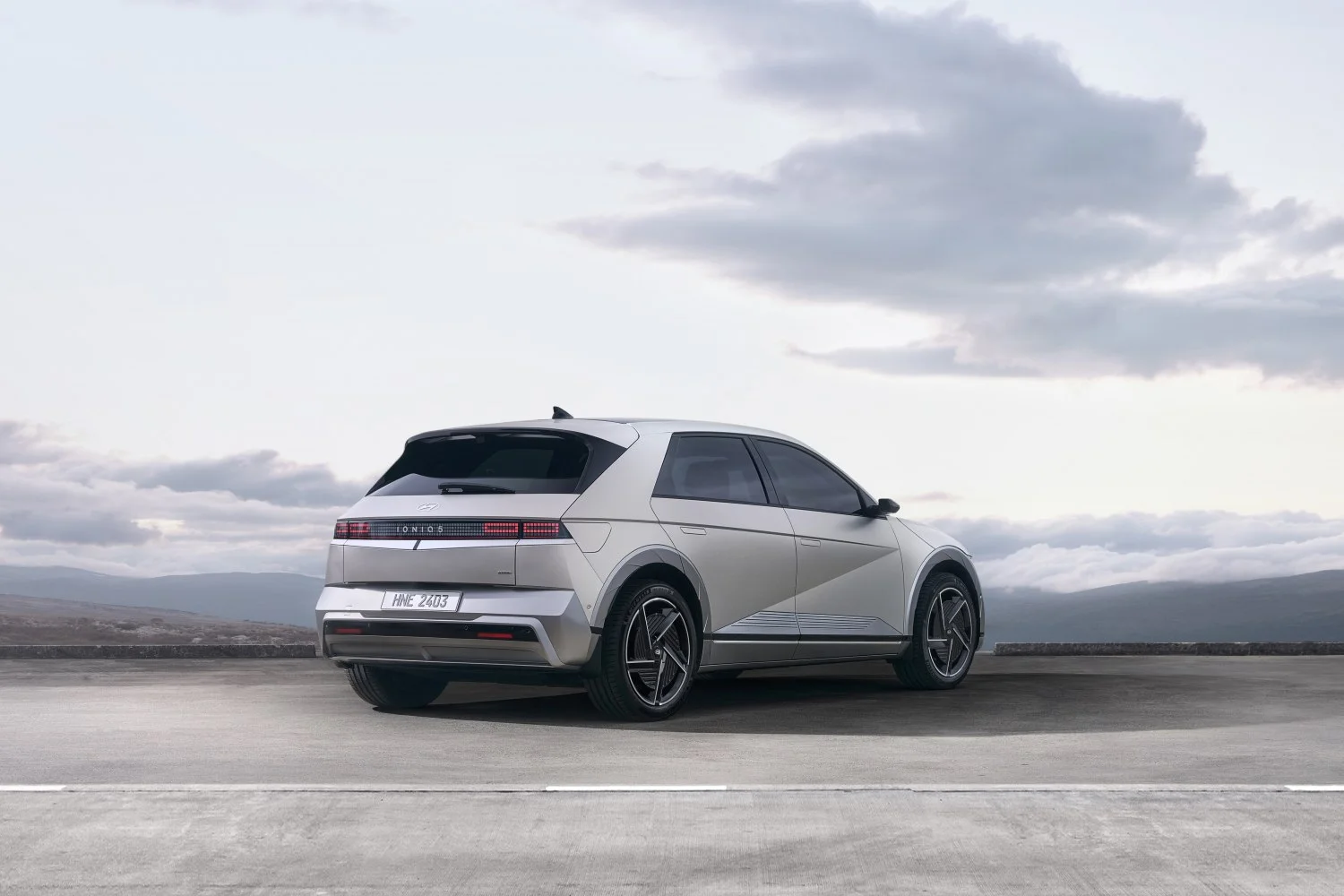Hyundai IONIQ 5 Long Range 84 kWh (229 Hp) Electric2024 - thumbnail 4
