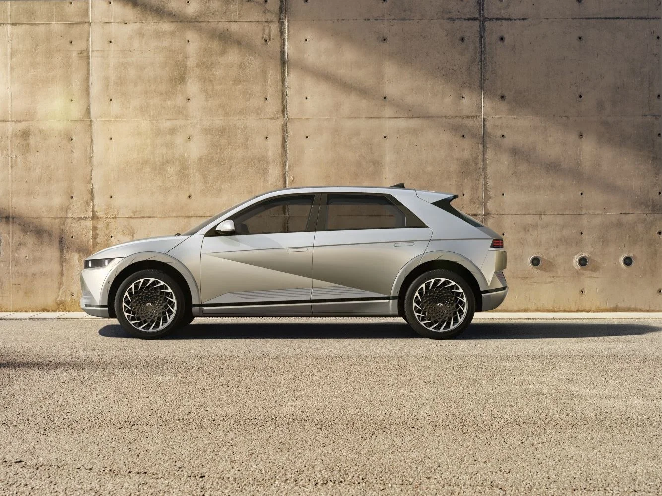 Hyundai IONIQ 5 77.4 kWh (228 Hp) Electric2021 - 2024 thumbnail 2