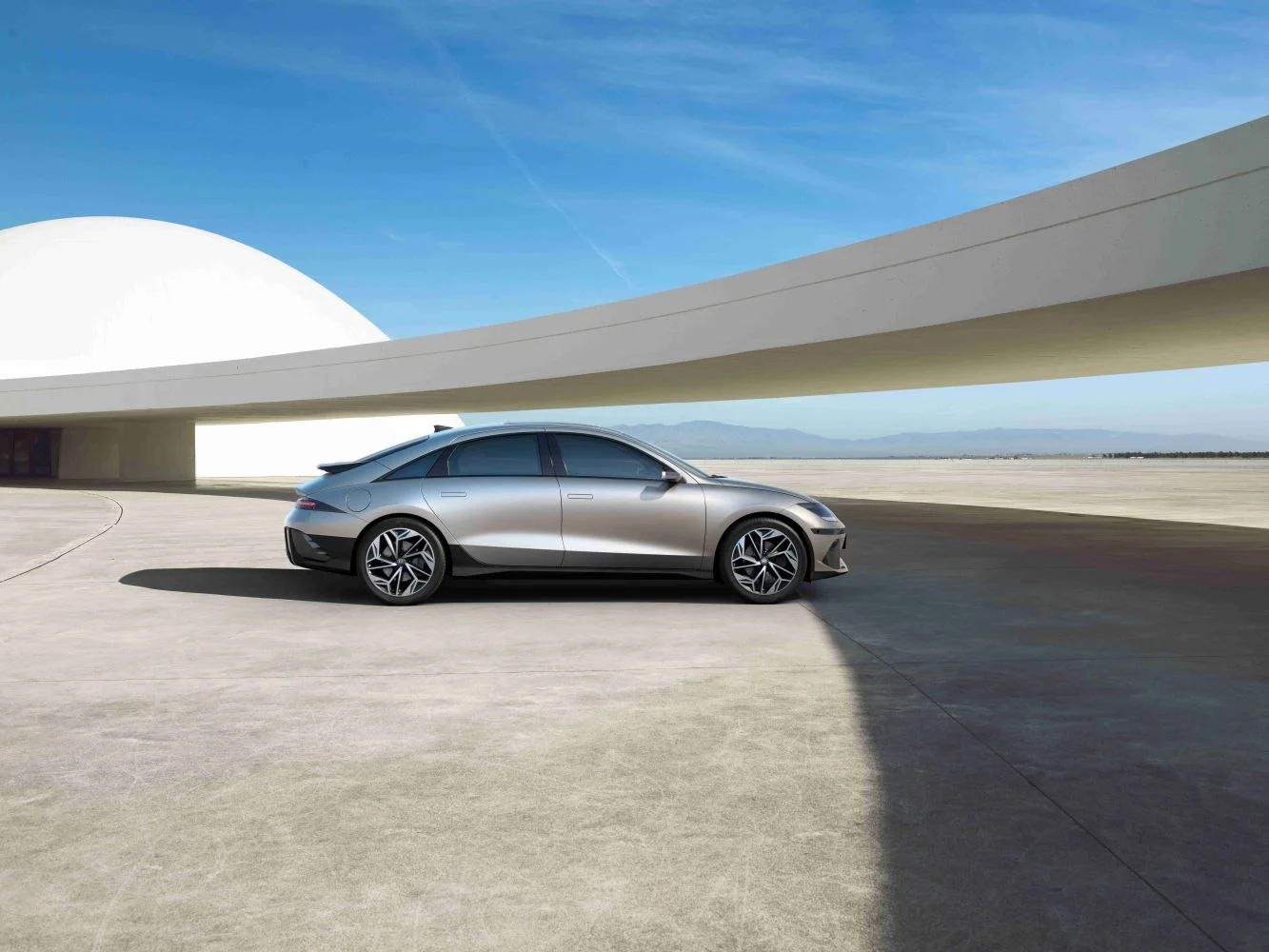 Hyundai IONIQ 6 LongRange 77.4 kWh (229 Hp) BEV2022 - thumbnail 5