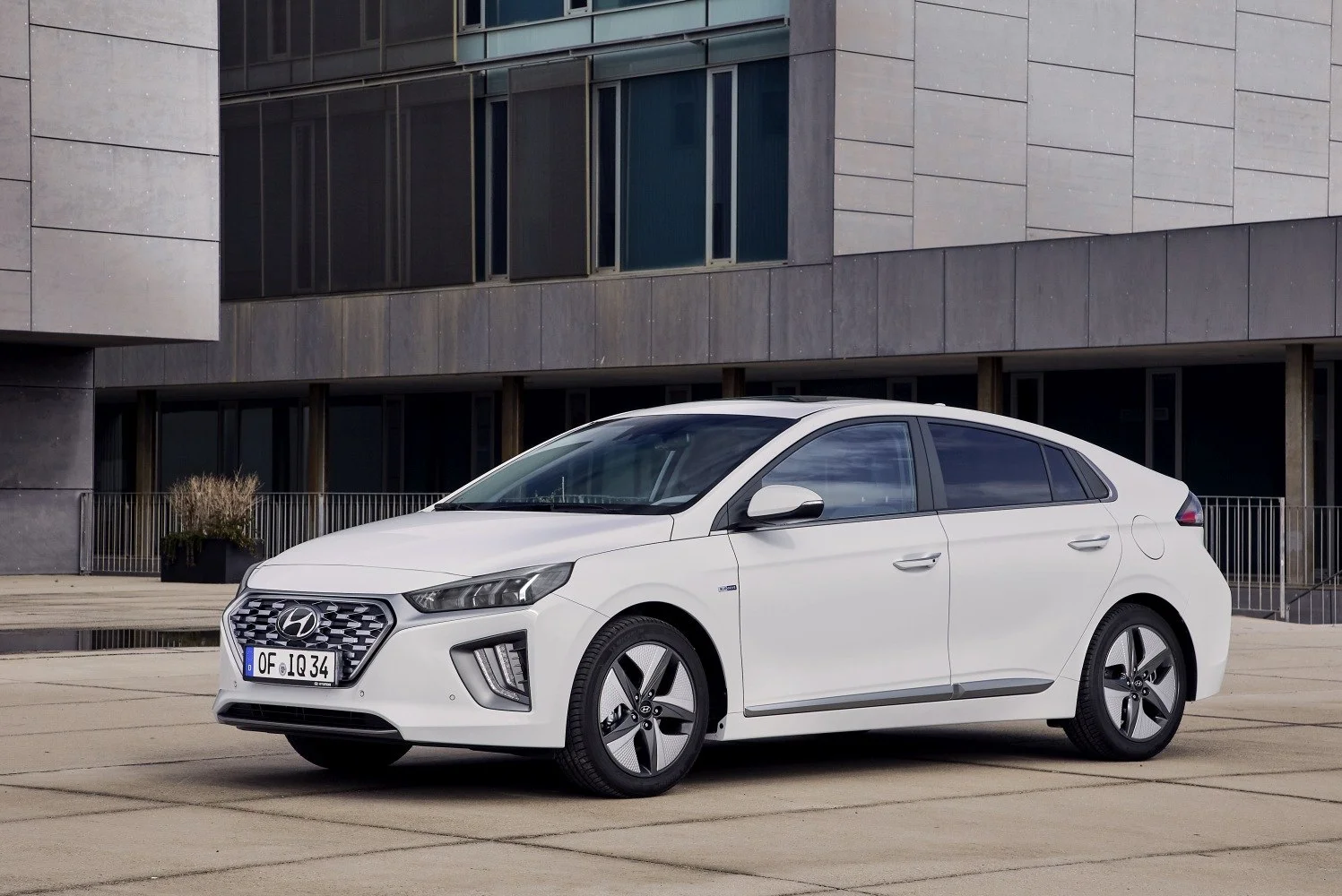 Hyundai IONIQ 1.6 GDI (141 Hp) Hybrid DCT2019 - 2022 - 1
