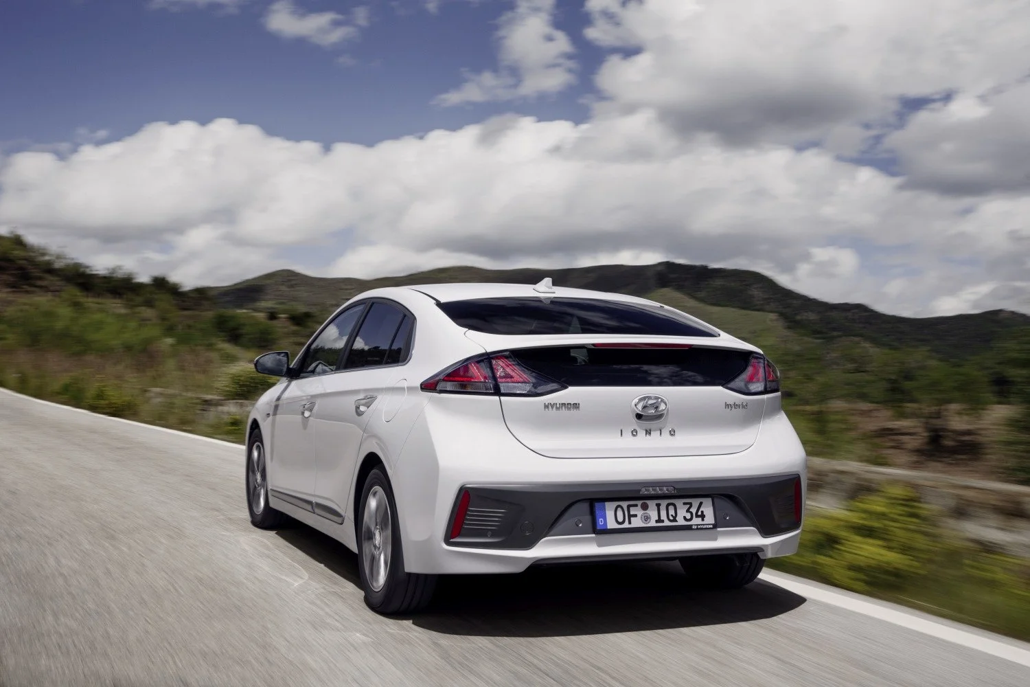 Hyundai IONIQ 1.6 GDI (141 Hp) Hybrid DCT2019 - 2022 thumbnail 11