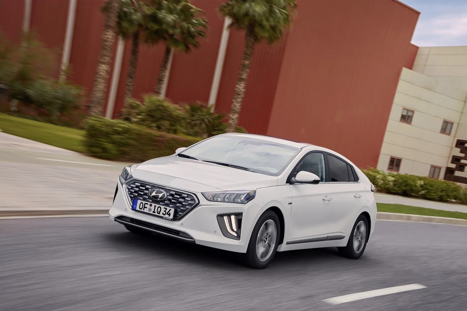 Hyundai IONIQ 1.6 GDI (141 Hp) Hybrid DCT2019 - 2022 thumbnail 12