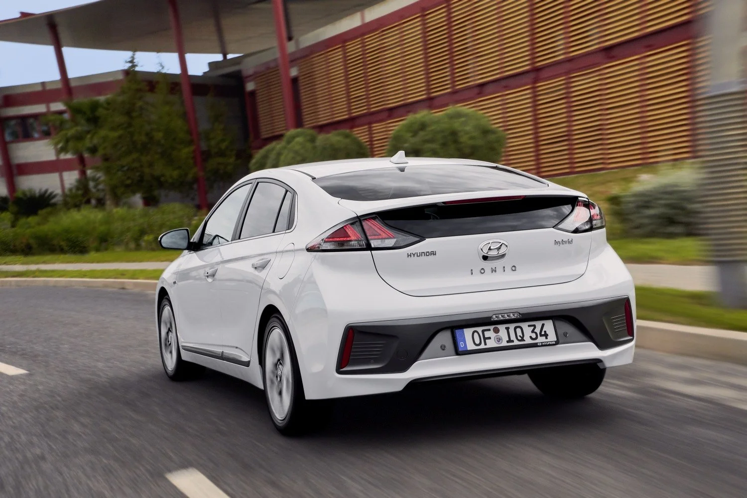 Hyundai IONIQ 1.6 GDI (141 Hp) Hybrid DCT2019 - 2022 thumbnail 16