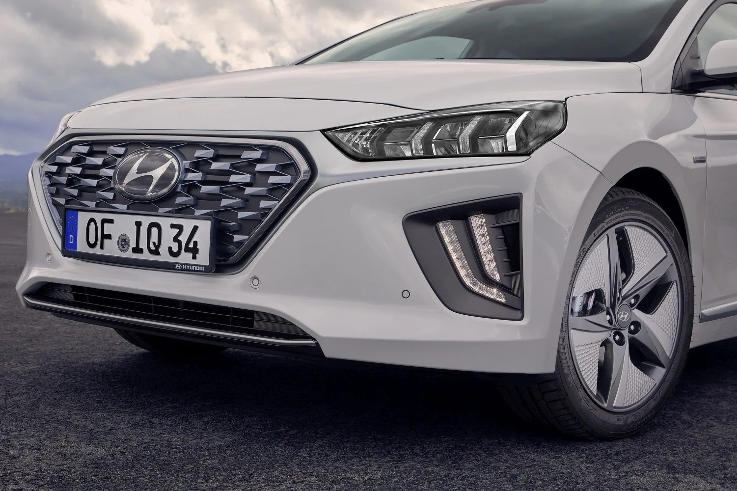 Hyundai IONIQ 1.6 GDI (141 Hp) Hybrid DCT2019 - 2022 thumbnail 18