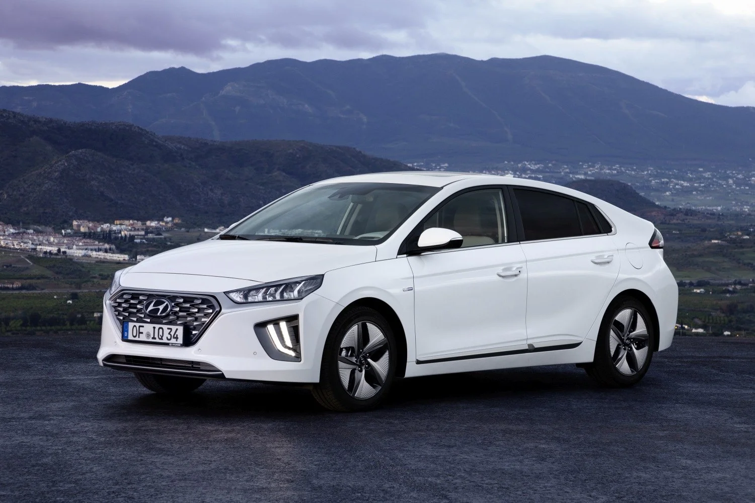 Hyundai IONIQ 1.6 GDI (141 Hp) Hybrid DCT2019 - 2022 thumbnail 5