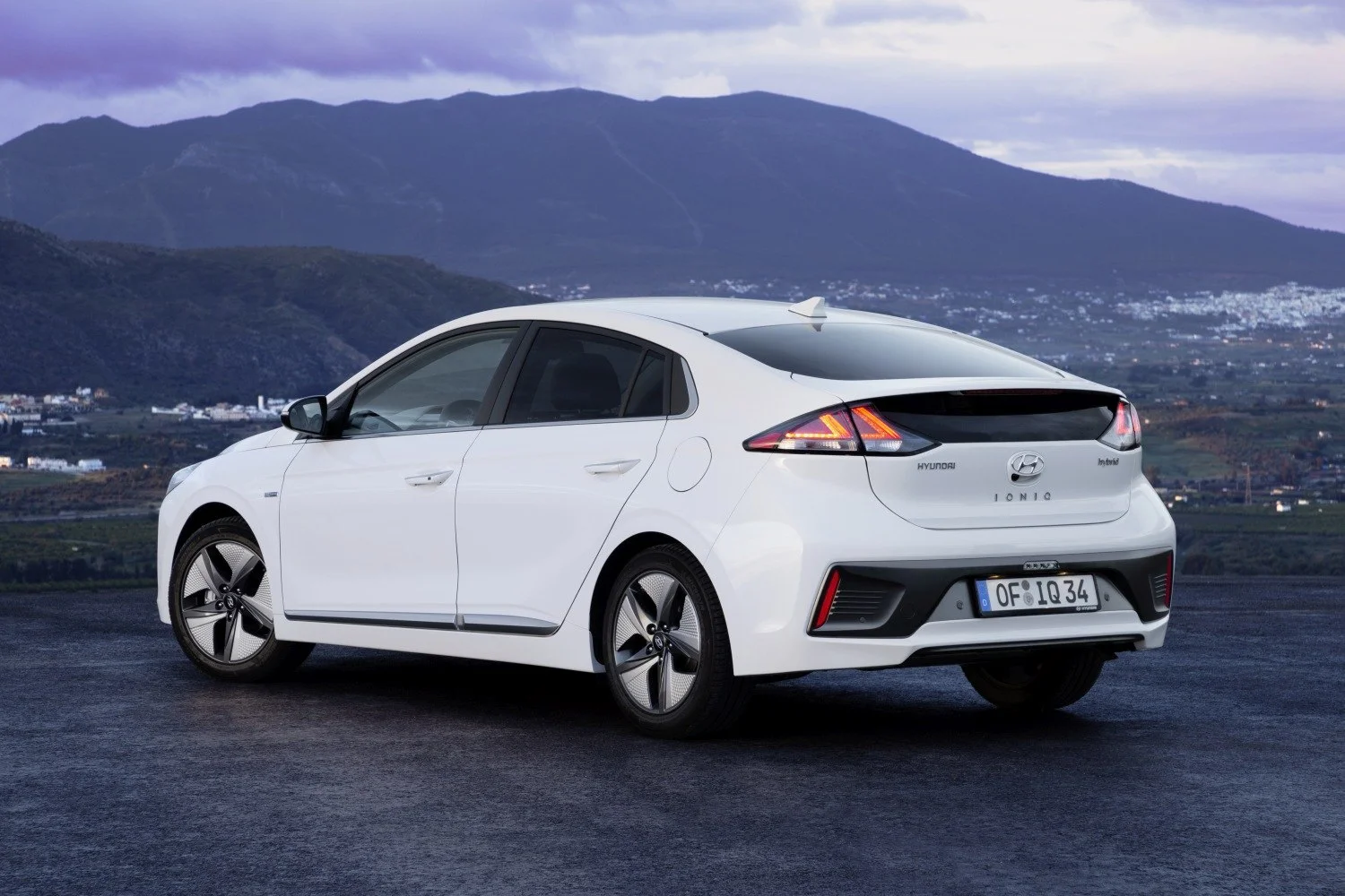 Hyundai IONIQ 1.6 GDI (141 Hp) Hybrid DCT2019 - 2022 thumbnail 6