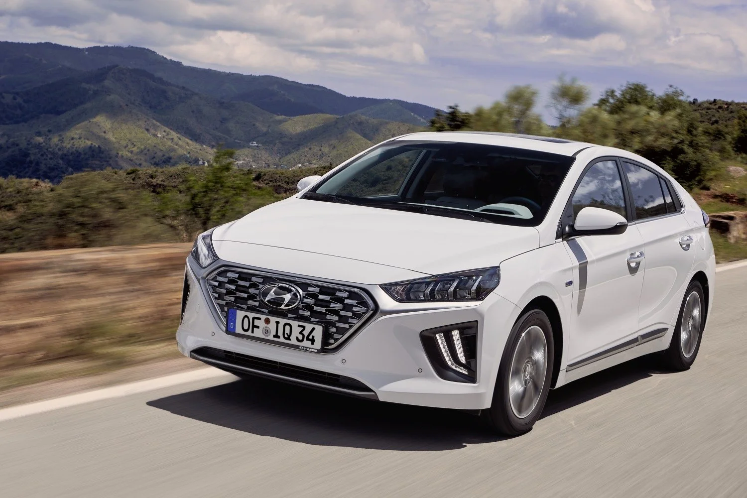 Hyundai IONIQ 1.6 GDI (141 Hp) Hybrid DCT2019 - 2022 thumbnail 9