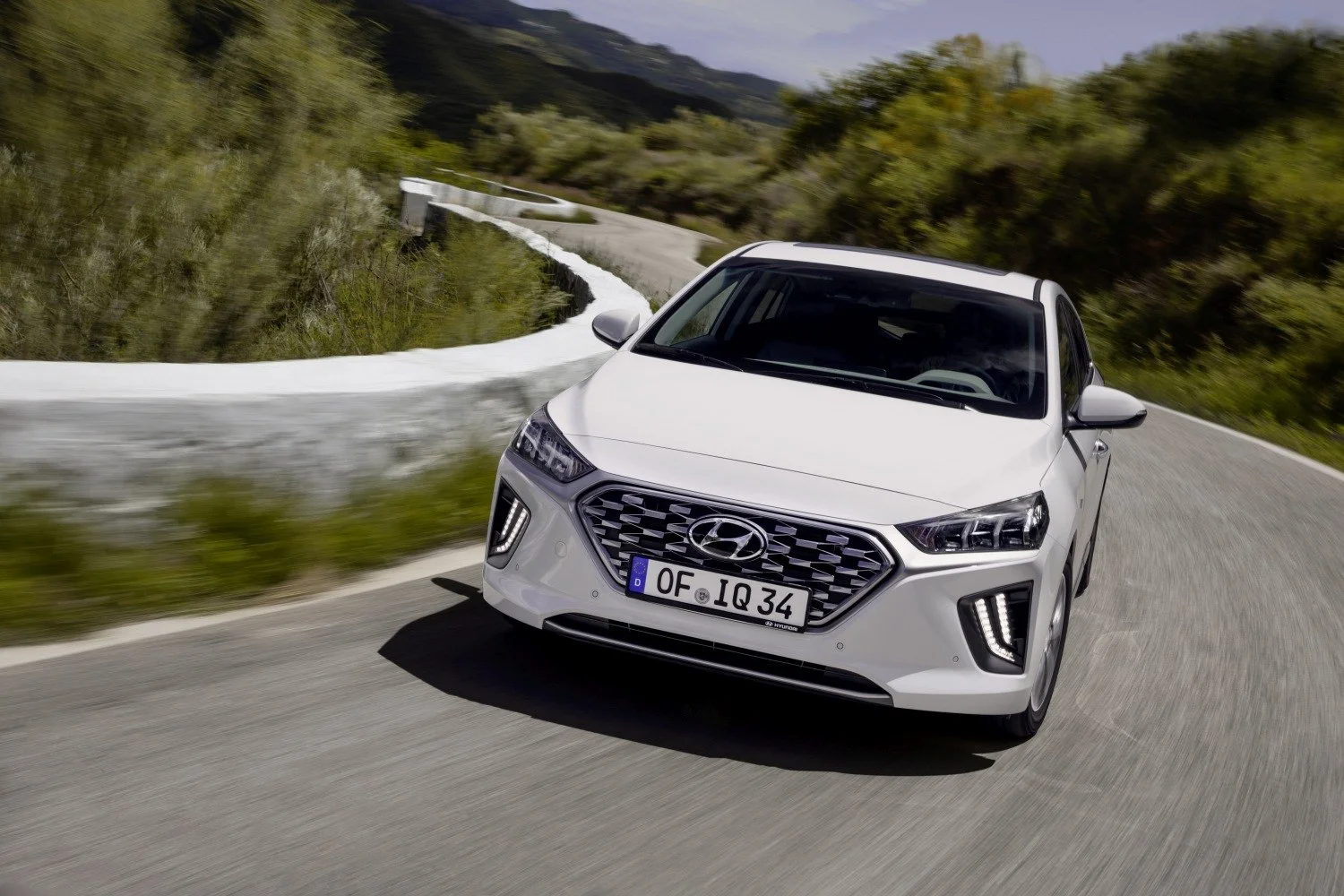 Hyundai IONIQ 1.6 GDI (141 Hp) Hybrid DCT2019 - 2022 thumbnail 10