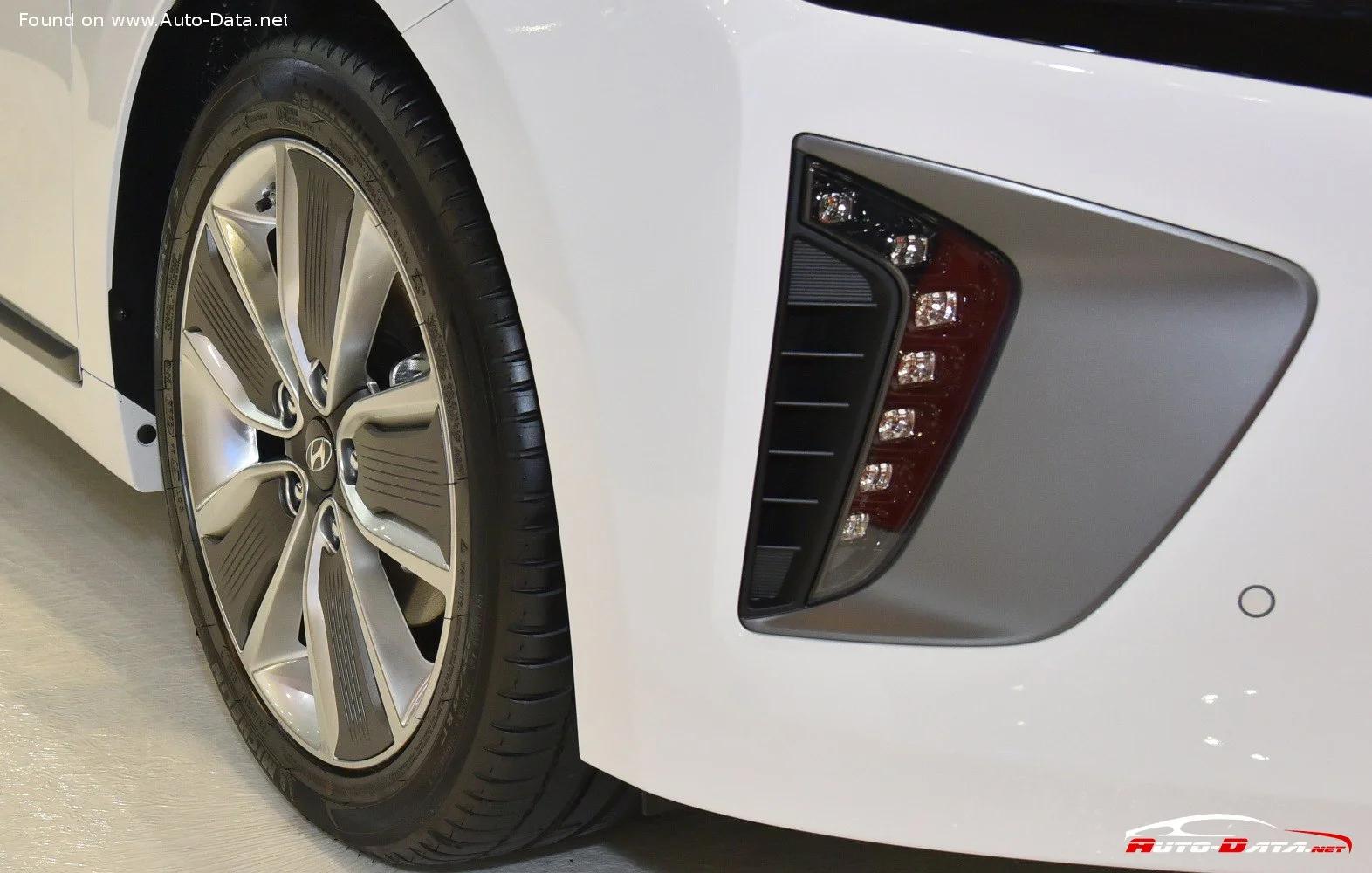 Hyundai IONIQ 1.6 GDI (141 Hp) Hybrid DCT2016 - 2019 thumbnail 15
