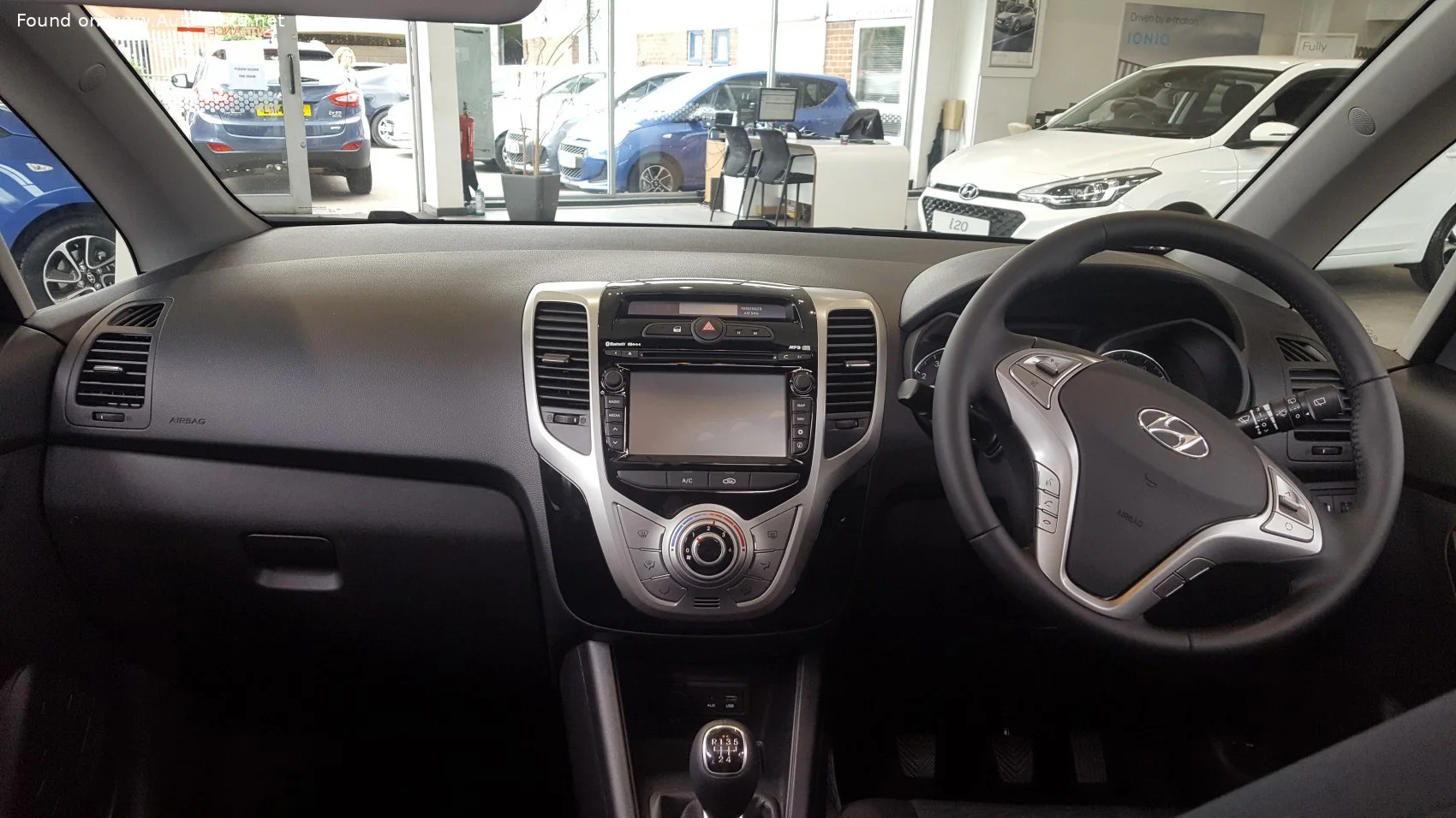 Hyundai ix20 1.4d (77 Hp)2015 - 2018 thumbnail 7